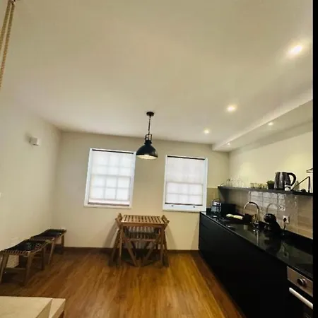 Bridge Apartment *