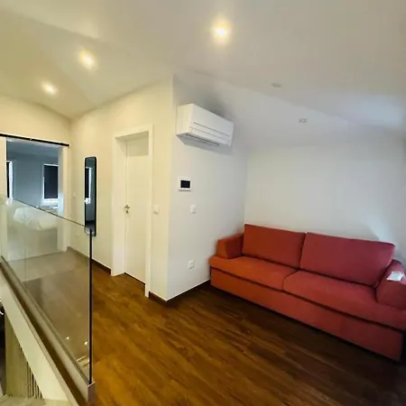 Bridge Apartment *